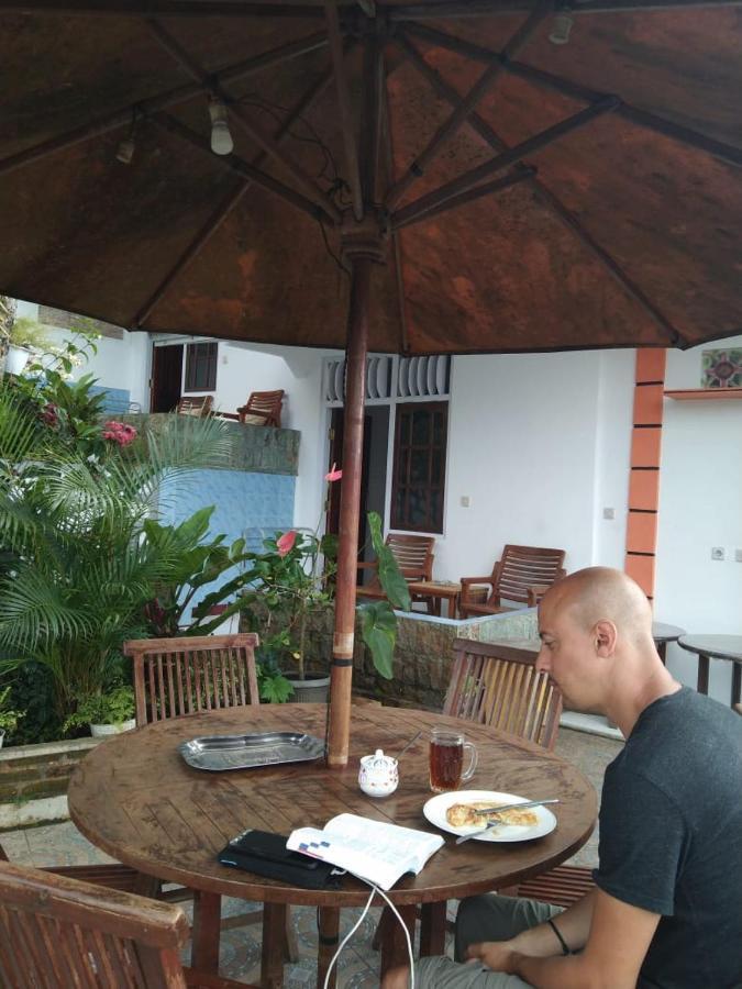 Bintang Bungalow Tour & Travel Kelimutu Exterior photo