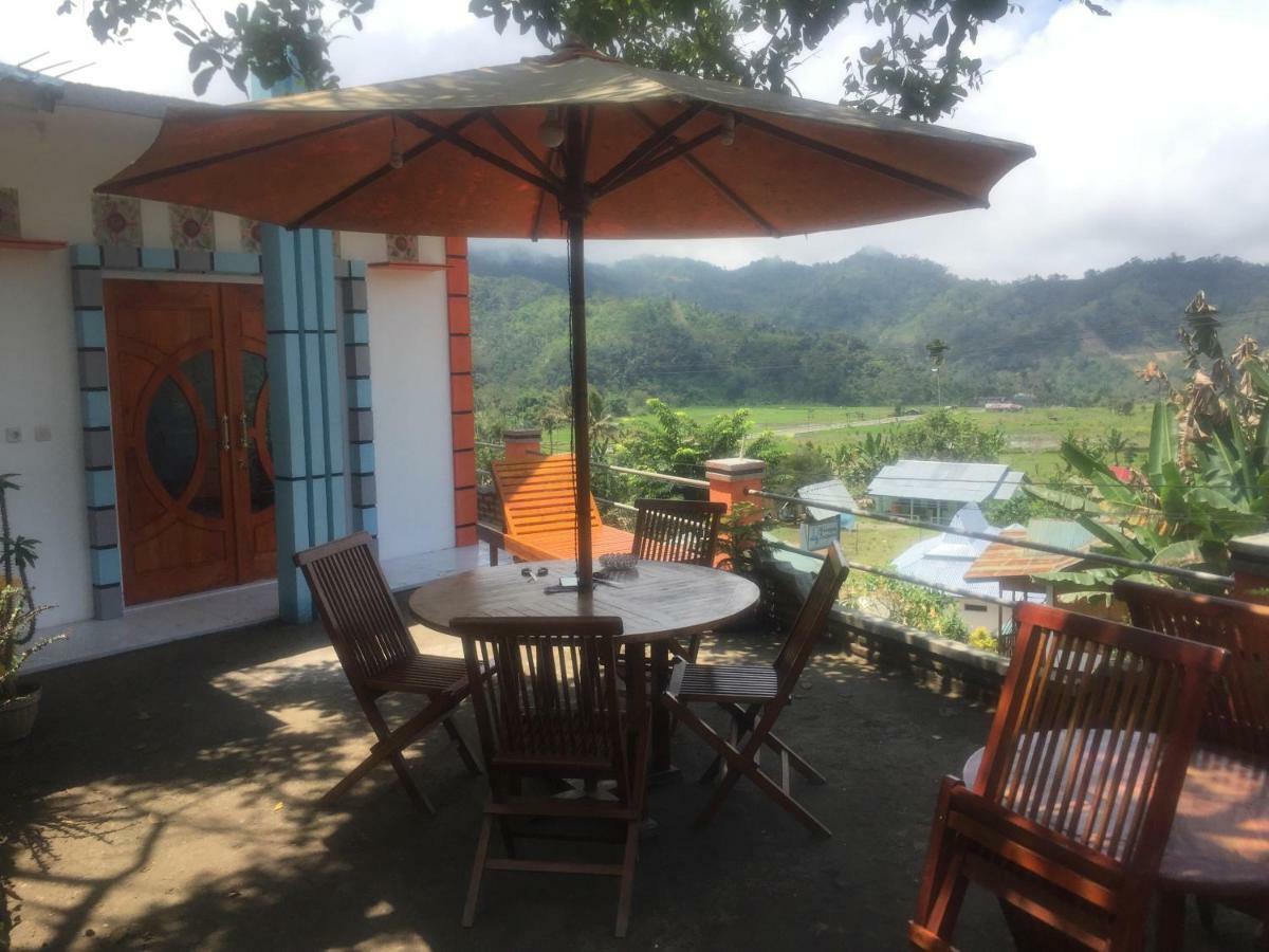 Bintang Bungalow Tour & Travel Kelimutu Exterior photo